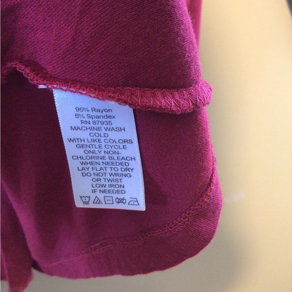 LOGO Shark bite Tunic - Picture 4 of 4